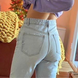 zara high waisted distressed mom jeans - size 4